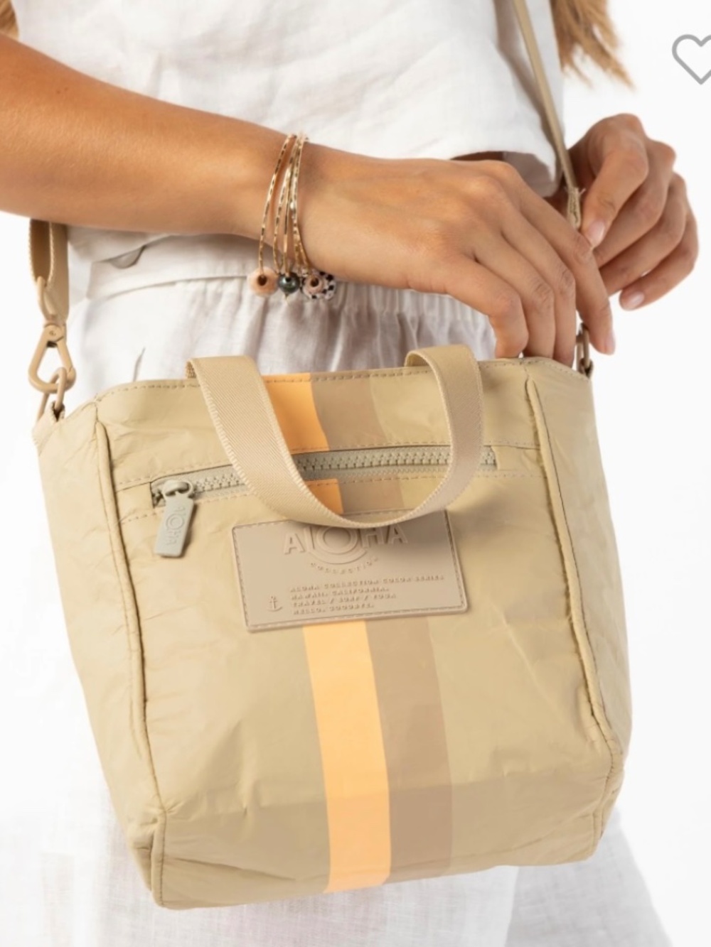 NWT Aloha Collection Le Voyageur Cutie On Dune crossbody